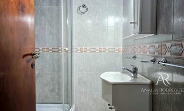 ALQUILER – DEPARTAMENTO / PH TIPO CASA – 3 AMBIENTES + ESTUDIO CON JARDÍN – BOULOGNE