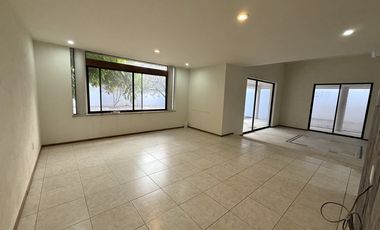 NORTE EN LA HERRADURA EXCELENTE CASA CON AMPLIOS ESPACIOS Y EXCLENTE UBICACION