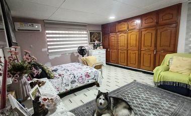casa en venta en ciudad jardín. Cod V12301