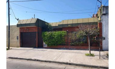Casa en venta - 3 Dormitorios 2 Baños - Cochera - 300Mts2 - San Justo, La Matanza
