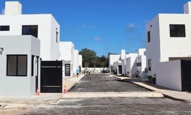 Casa en venta en carretera Progreso, Mérida Yucatán con 2 plantas