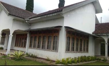 Dijual villa di daerah grojogan Tawangmangu Karanganyar