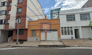 COD. 5669 - SE ARRIENDA LOCAL - BARRIO: SAN FRANCISCO