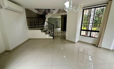 casa en arriendo en alcazarez. Cod A776284