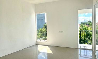 1 UNIT SAJA, RUMAH CANTIK 2 LANTAI, VIEW GWK DI JIMBARAN, BALI