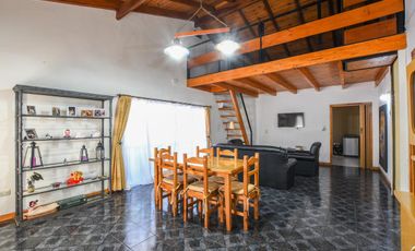 En venta -  Casa 2 dormitorios - Barrio Beaudrix , Roldan.