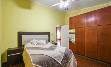 En venta -  Casa 2 dormitorios - Barrio Beaudrix , Roldan.