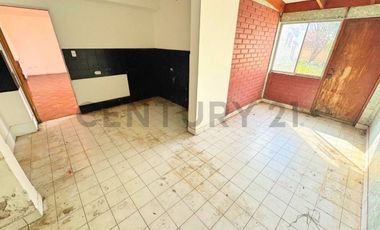 Se vende casa con potencial comercial en Peñuelas