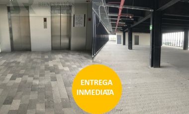 Renta de Oficinas sobre 5 de Febrero Edicio Corporativo AAA, Santiago de Querétaro Centro