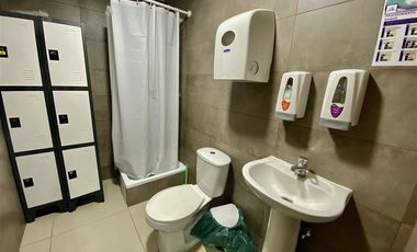 Local Comercial en Arriendo en EXCELENTE OPORTUNIDAD DE ARRIENDO LOCAL COMERCIAL EN HUECHURABA, CON EXCELENTE UBICACIÓN.
