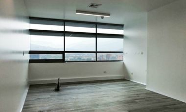 PR14715 Consultorio en renta en el sector de Patio Bonito