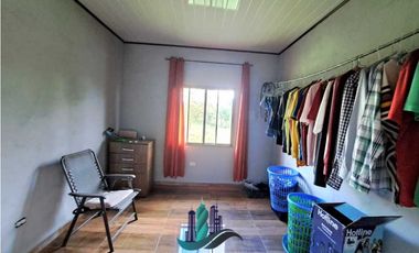 VENDO CASA 2HAB EN LOTE DE 800M2 LA ESTRELLA