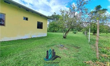 VENDO CASA 2HAB EN LOTE DE 800M2 LA ESTRELLA