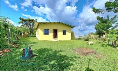 VENDO CASA 2HAB EN LOTE DE 800M2 LA ESTRELLA