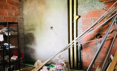 casa en venta en las mercedes. Cod V16245