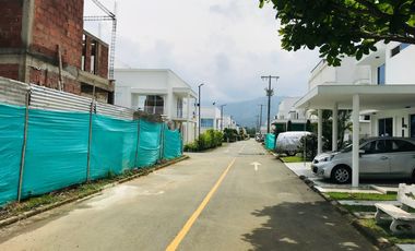 casa en venta en las mercedes. Cod V16245