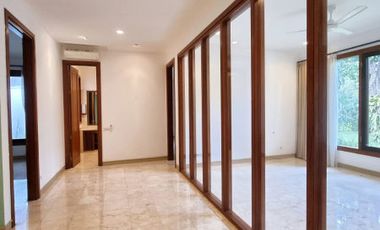 RUMAH DALAM KOMPLEK dgn S.POOL at Jl BENDA / KEMANG, JAKSEL