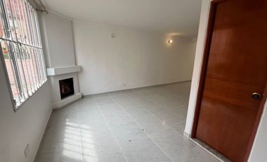 casa en arriendo en la calera. Cod A124820