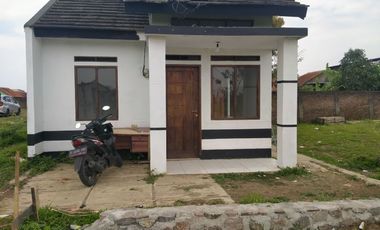 Rumah di Pameungpeuk katapang Bandung