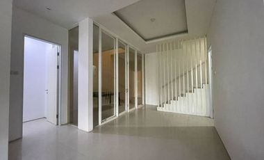 Rumah Minimalis Royal Residence Hadap Timur