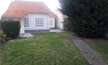 chalet de 3 dormitorios + dependencia de servicio en Punta Mogotes