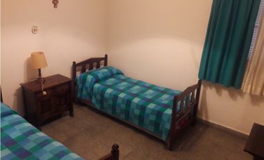 chalet de 3 dormitorios + dependencia de servicio en Punta Mogotes