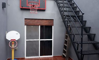 Departamento Tipo Casa en venta en Lanus Este