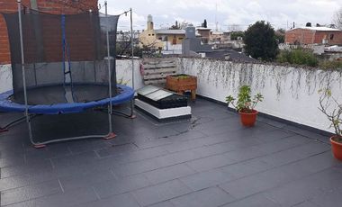Departamento Tipo Casa en venta en Lanus Este