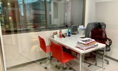 Amplia y Moderna Oficina en Ciudad Empresarial (UF 40 / m2)