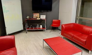 Amplia y Moderna Oficina en Ciudad Empresarial (UF 40 / m2)