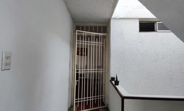 apartamento en venta en lleras restrepo. Cod V27459