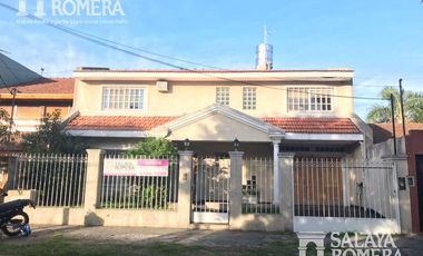 Casa en Venta 6 ambientes en amplio Lote  Parque Cisneros -