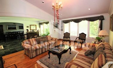 CAMPESTRE CELAYA: Espléndida y refinada residencia con vista al campo de golf.