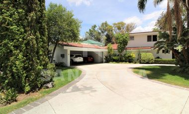CAMPESTRE CELAYA: Espléndida y refinada residencia con vista al campo de golf.