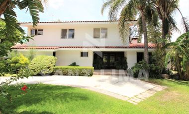 CAMPESTRE CELAYA: Espléndida y refinada residencia con vista al campo de golf.