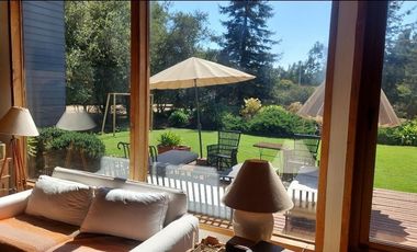 Linda y moderna casa mediterránea en parcela