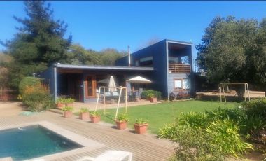 Linda y moderna casa mediterránea en parcela