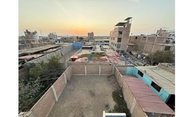 Venta De Hostal De 3 Pisos En La Esperanza –  Sector Santa Verónica, Pasaje Costa Rica