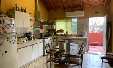 Casa para 2 Familias en venta en Wilde Centro