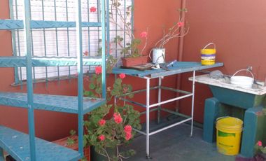 Casa y 2 Departamentos En Venta - Rafael Castillo, La Matanza