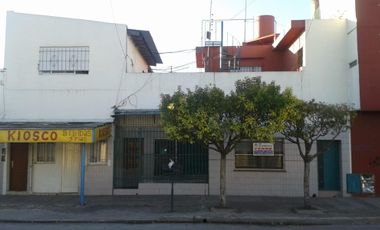 Casa y 2 Departamentos En Venta - Rafael Castillo, La Matanza