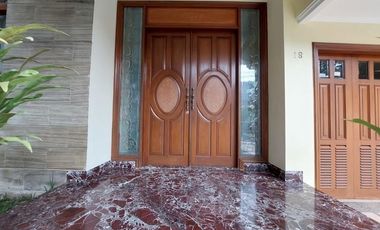 Disewakan Rumah Lux 2 lantai Sukahaji sayap Gegerkalong Bandung Utara