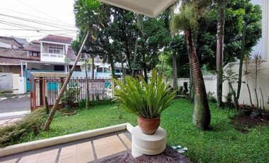 Disewakan Rumah Lux 2 lantai Sukahaji sayap Gegerkalong Bandung Utara