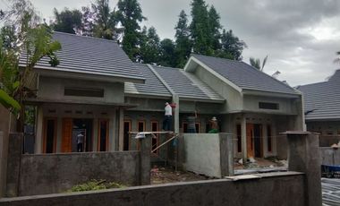 RUMAH SIAP HUNI DI TENGAH SLEMAN TYPE BESAR