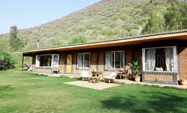 Casa en arriendo en San Juan de Pirque.