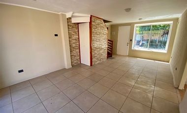 Casa en venta de 2 dorm. en Colina