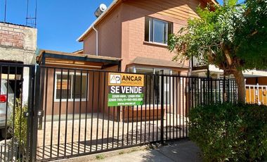 Casa en venta de 2 dorm. en Colina