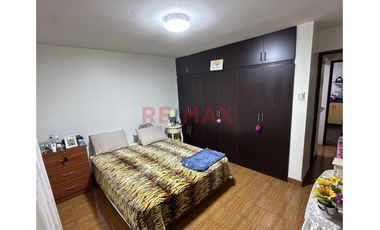 🏡🏢 Casa En Venta Con Parámetros Para 5 Pisos | 160 M² | San Juan De Miraflores | Excelente Inversión 💰📈