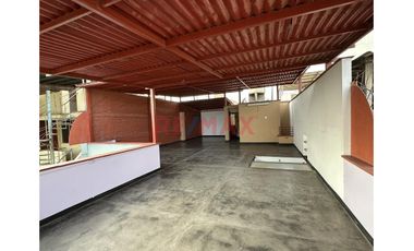 🏡🏢 Casa En Venta Con Parámetros Para 5 Pisos | 160 M² | San Juan De Miraflores | Excelente Inversión 💰📈