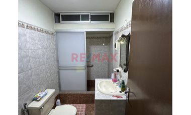 🏡🏢 Casa En Venta Con Parámetros Para 5 Pisos | 160 M² | San Juan De Miraflores | Excelente Inversión 💰📈